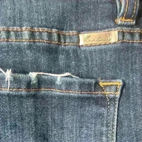 KanCan dark wash Skinny Jeans with minor distressing. Size 2xl - Picture 5 of 6